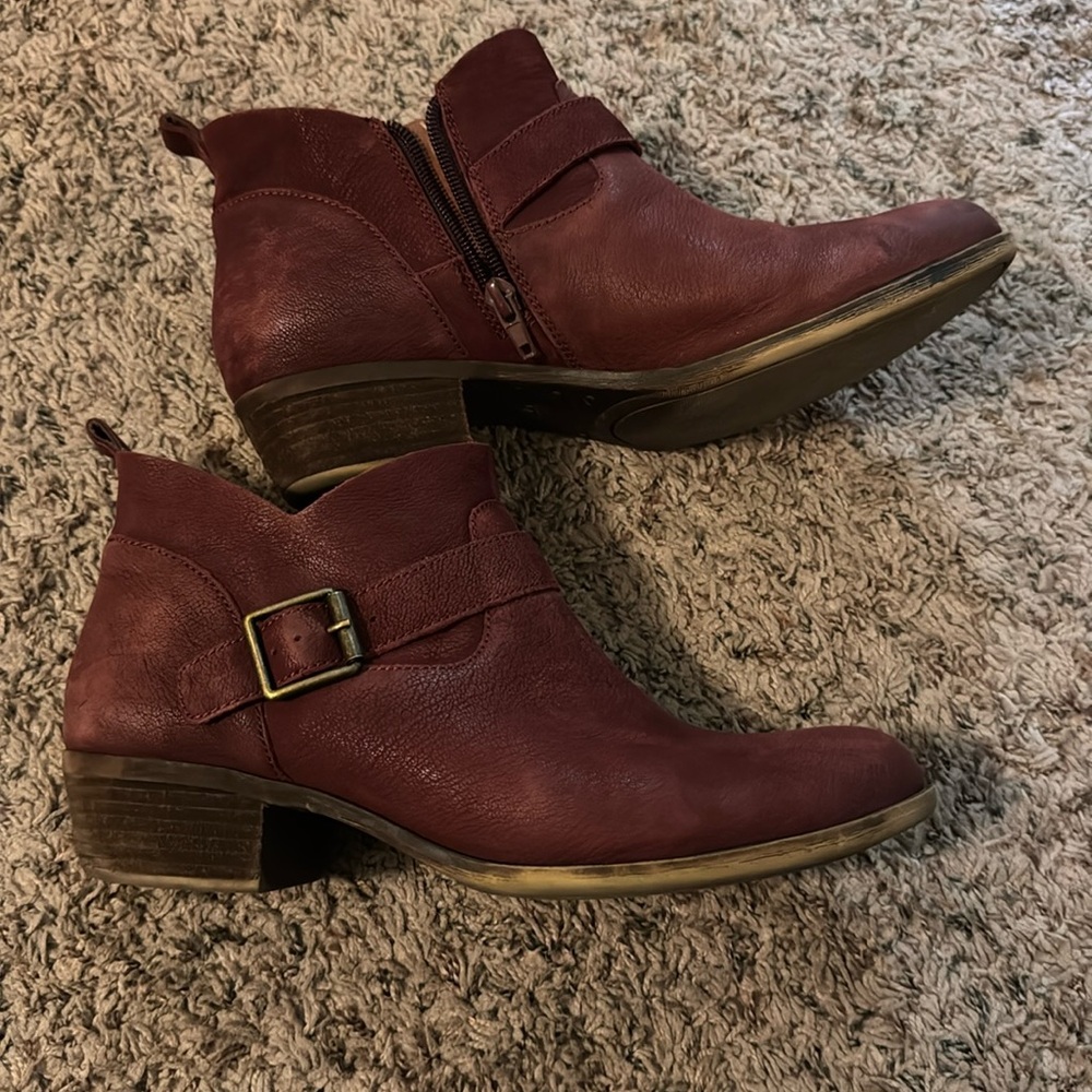 Burgundy leather Lucky Brand booties women’s size 10